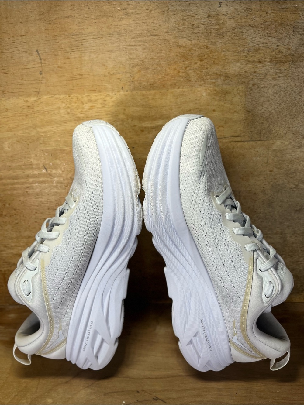 Hoka One One Bondi 8 REFLECTIVE Womens Size 8.5 (B) Running Shoes Sneakers White - Picture 6 of 15